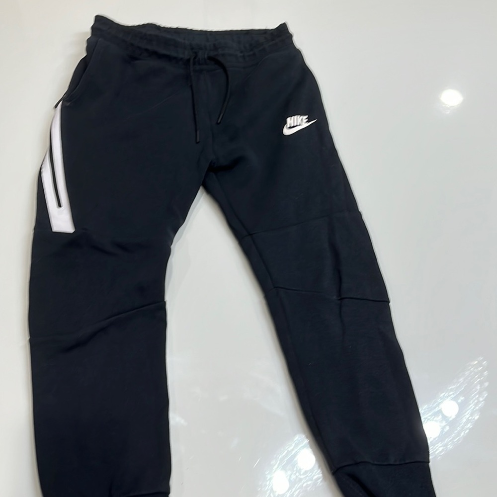 Nike Tech Sweatpants (Kids)